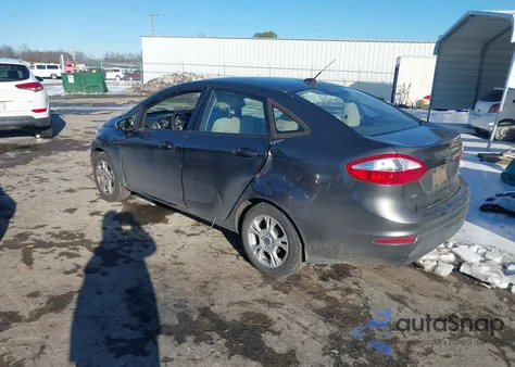 2015 Ford Fiesta Se z USA, uszkodzony, nr VIN 3FADP4BJ7FM110369
